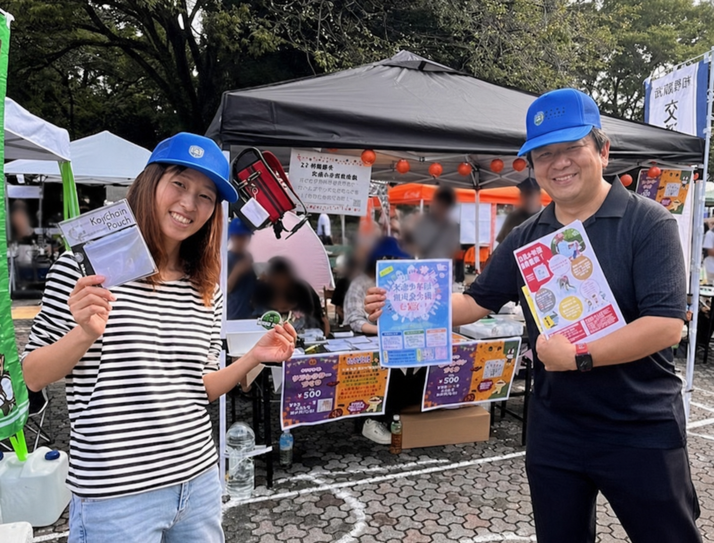地域イベント出店の様子（人物の顔にぼかし加工済み）